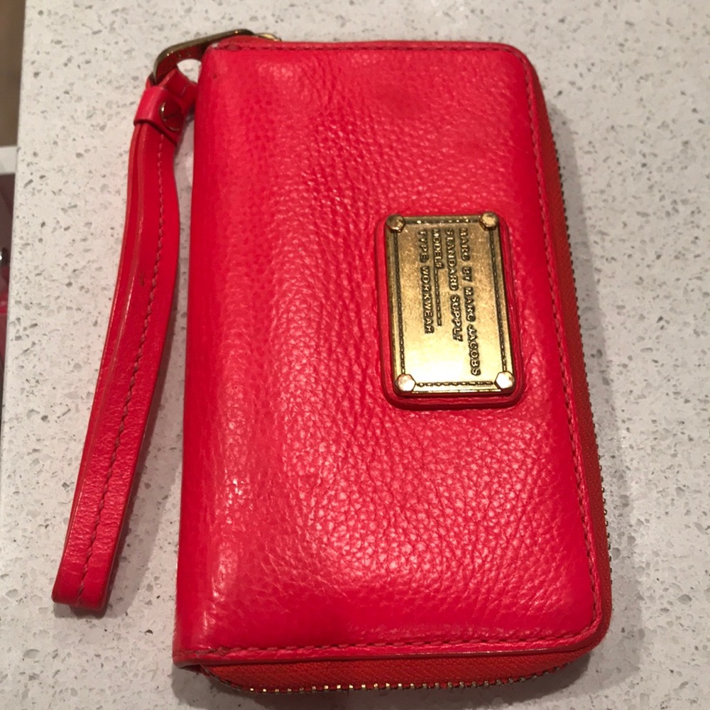 Marc Jacobs wristlet wallet